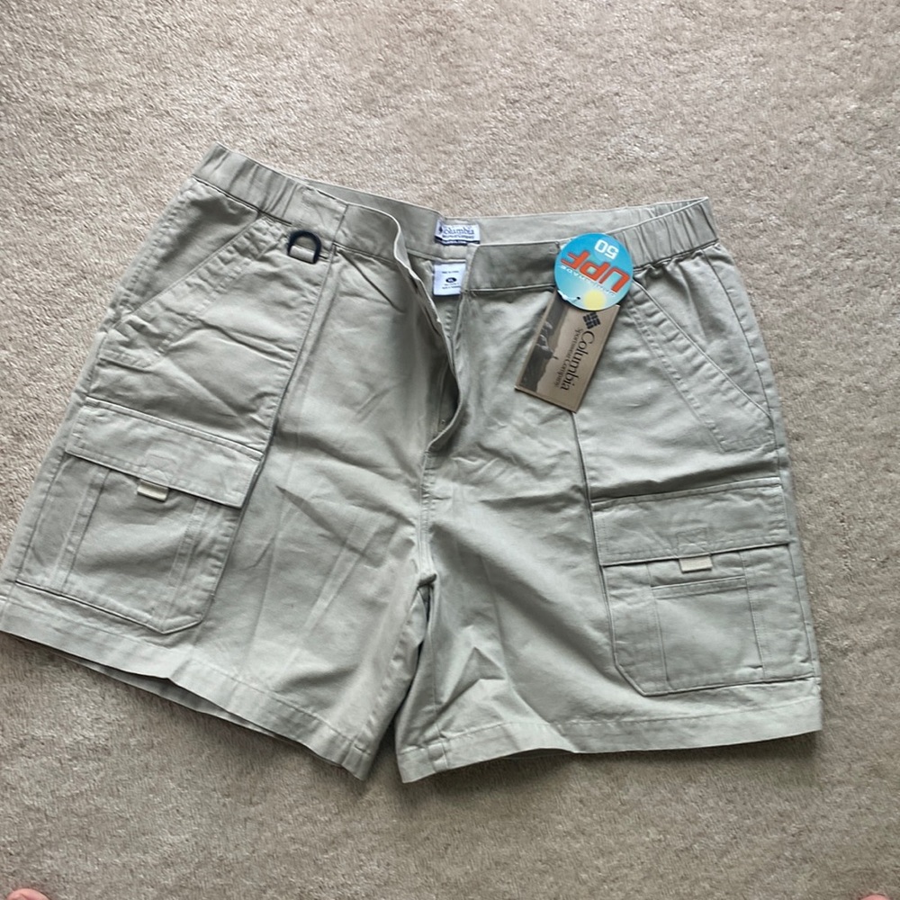 NWT men’s XL Columbia Cliff Laker Cargo tan Shorts